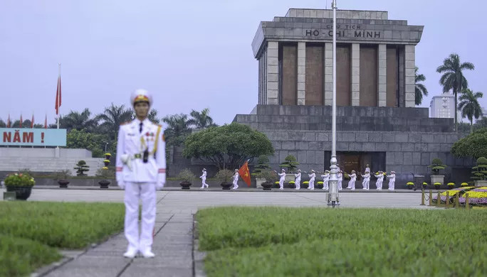 Ngàn người nghiêm trang dự lễ chào cờ ngày Quốc khánh trên Quảng trường Ba Đình ảnh 5