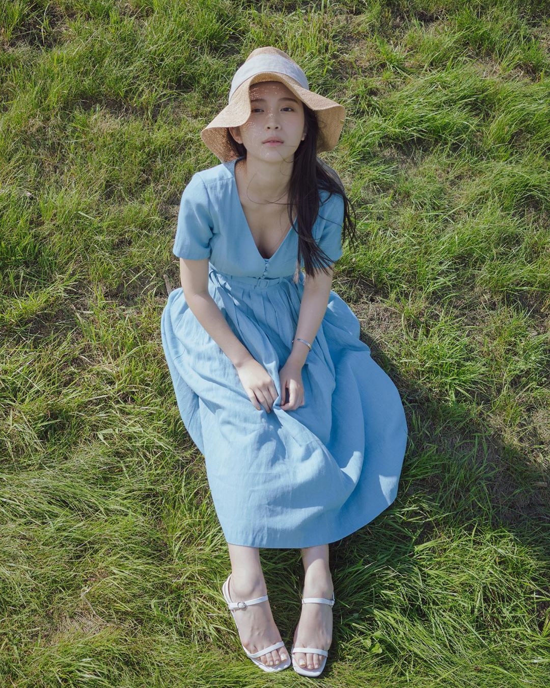 Biểu tượng gợi cảm xứ Đài chụp ảnh khỏa thân táo bạo tại Việt Nam ảnh 2