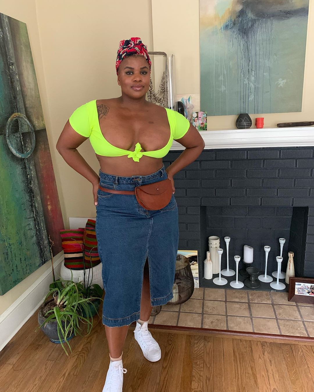 Người mẫu sống sót sau ung thư vú để ngực trần nguyên sẹo catwalk gây xúc động ảnh 4