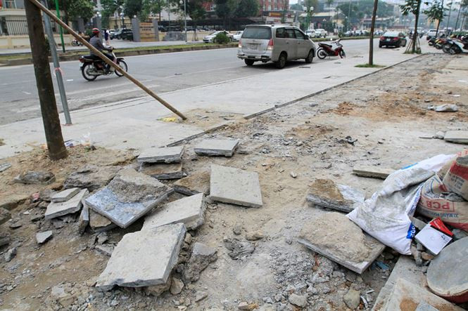 Hà Nội: Công tác thanh tra lát đá vỉa hè là 'mật'? ảnh 4