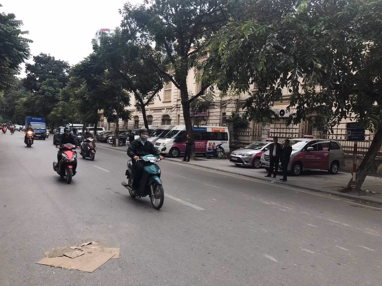 Bạn đọc phản đối lát vỉa hè theo phong trào ảnh 3