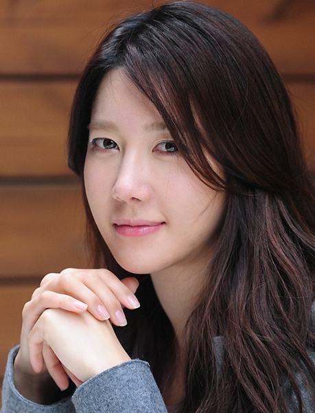 Lee Ji Ah. Lee Ji Ah