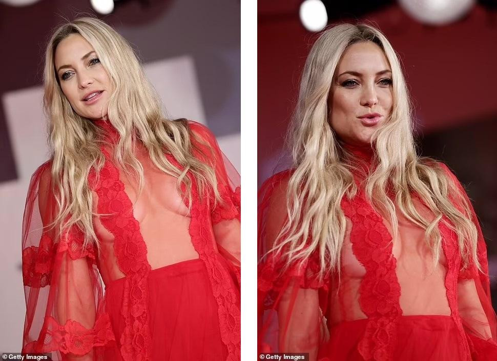 Chiếc váy "hở bạo" đến từ nhà mốt Ý Valentino.