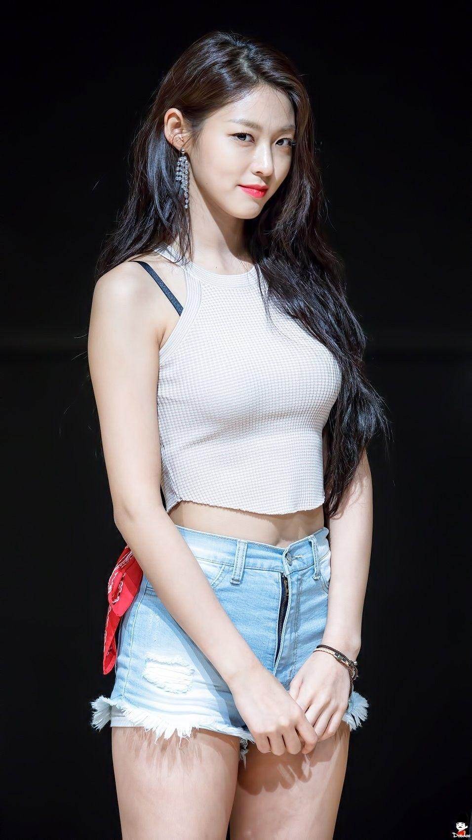 16. Seolhyun (AOA): 493 phiếu bầu