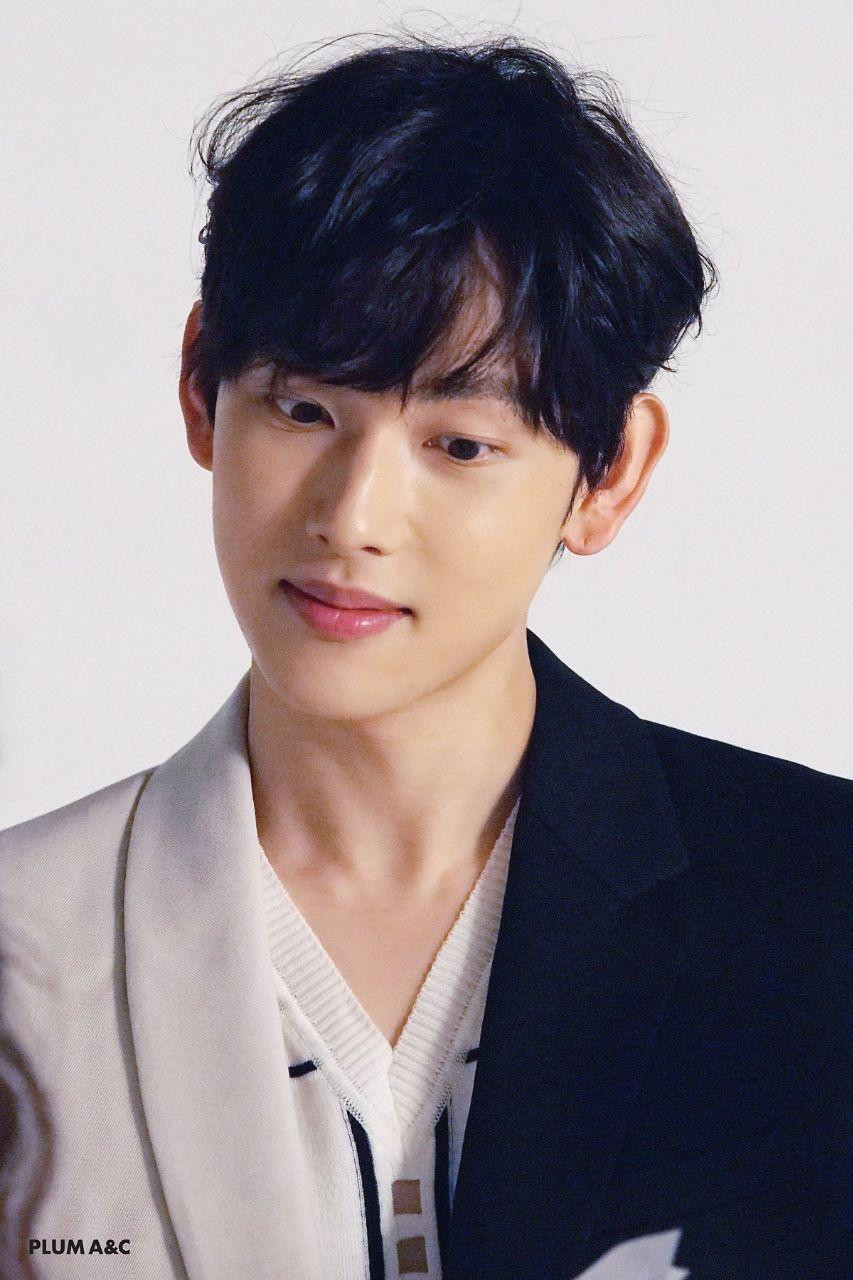 7. Im Si Wan: Ngôi sao “Misaeng” nhận được 10.371 phiếu bầu. 7. Im Si Wan: Ngôi sao “Misaeng” nhận được 10.371 phiếu bầu.