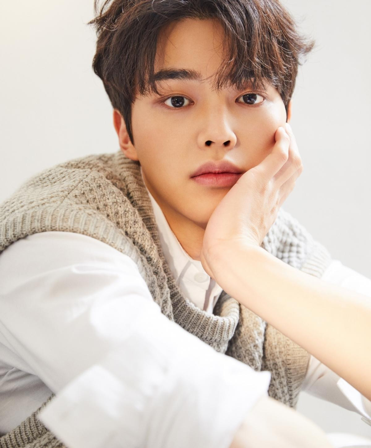 18. Song Kang: Mỹ nam phim 18+ “Nevertheless” có 1.402 phiếu bầu. 18. Song Kang: Mỹ nam phim 18+ “Nevertheless” có 1.402 phiếu bầu.