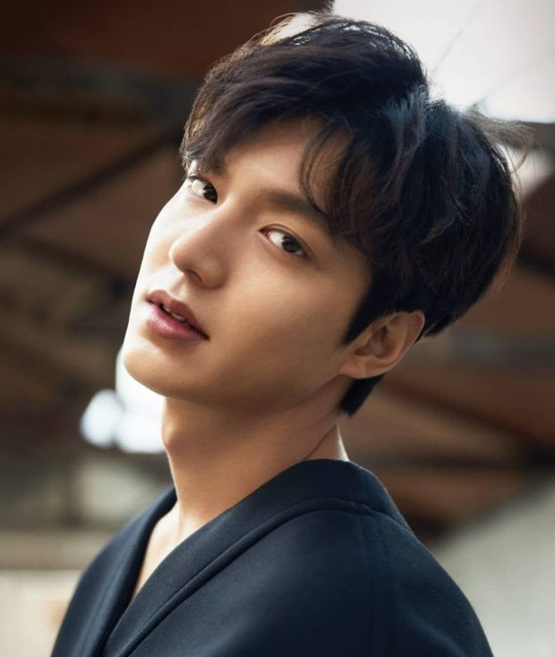11. Lee Min Ho: Tài tử “Quân vương bất diệt” có 5.140 phiếu bầu, thua hạng 10 đến gần 600 phiếu. 11. Lee Min Ho: Tài tử “Quân vương bất diệt” có 5.140 phiếu bầu, thua hạng 10 đến gần 600 phiếu.