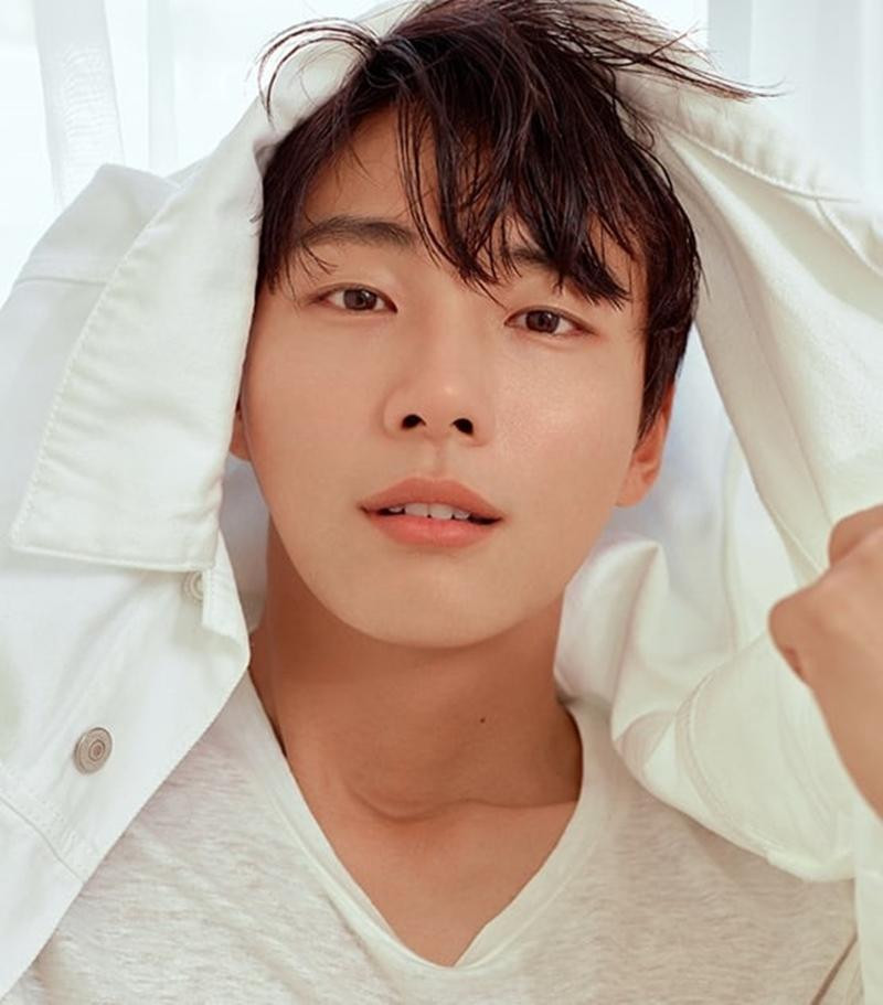 3. Yoon Shi Yoon: Top 3 gọi tên nam diễn viên “Vua bánh mì” với 34.270 phiếu bầu. 3. Yoon Shi Yoon: Top 3 gọi tên nam diễn viên “Vua bánh mì” với 34.270 phiếu bầu.