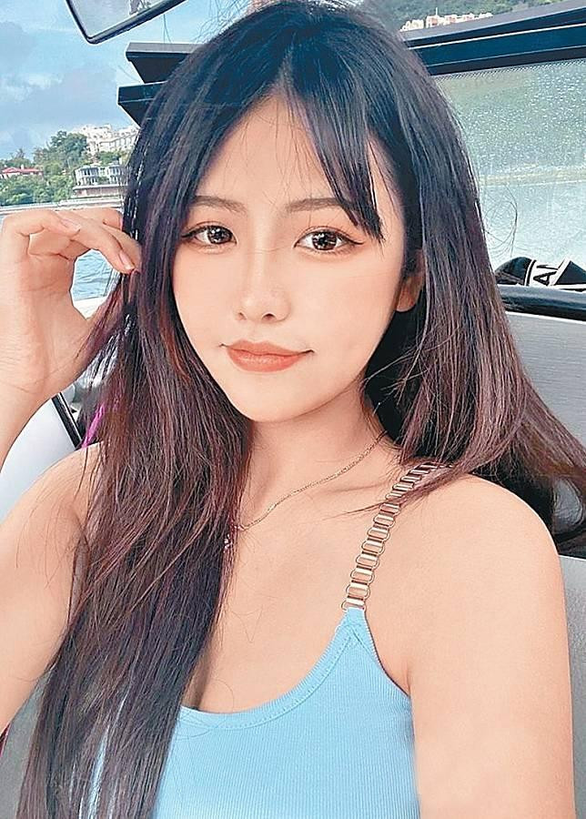 Châu Tinh Trì yêu cầu Ukei xóa những bức ảnh do cô đăng lên mạng xã hội liên quan đến chuyến đi chơi chung.