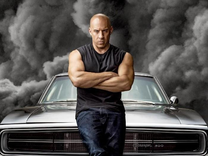 Trở lại năm 2015, Vin Diesel cũng từng lộ ảnh phát tướng, bụng phệ. Tuy nhiên, ngay khi nhận phim mới, anh nhanh chóng lấy lại phong độ.