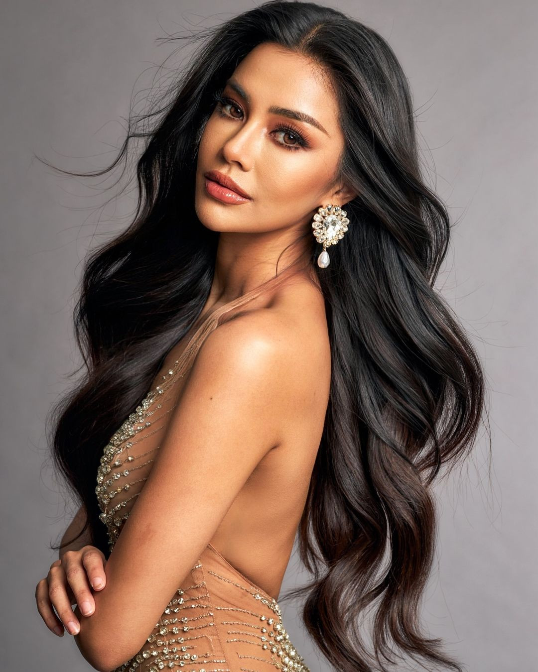 Chia sẻ về điều này, Suzana Renaud nói: "Tôi nghĩ rằng mình sẽ không thể giành chiến thắng vì đã 32 tuổi. Nhưng hiện tại, tôi thấy nhiều quốc gia Latinh lựa chọn đại diện ở độ tuổi trên 30 và họ đều được xem là ứng viên mạnh. Điều đó đã tiếp thêm cho tôi động lực. Tôi nghĩ nếu họ làm được thì tôi cũng làm được".