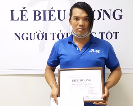 Nam nhân viên xe buýt và hành động gây sốt cộng đồng mạng ảnh 6