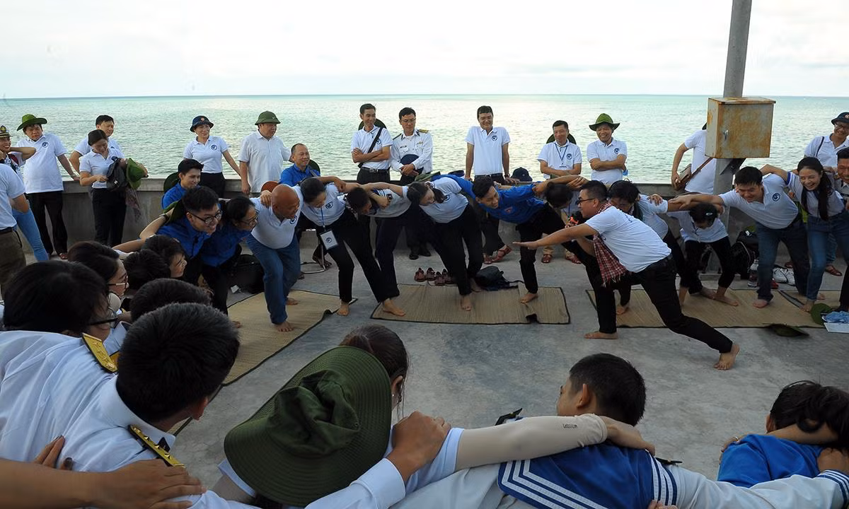 Rộn ràng điệu sạp 'Sòn sòn sòn đô sòn...' giữa biển trời Trường Sa ảnh 10