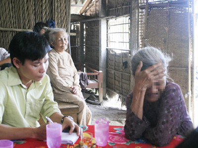 Cụ Nga: “Giờ tôi chỉ biết trông chờ vào cơ quan pháp luật” Ảnh: T.P