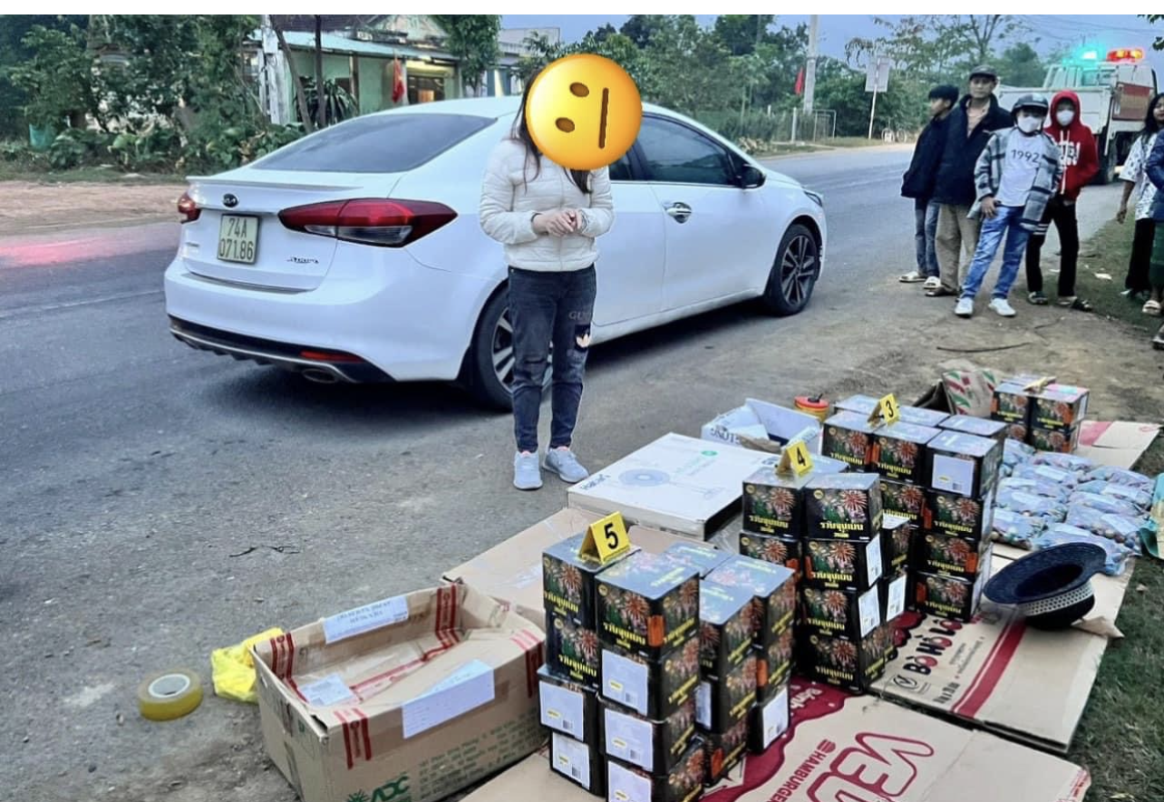 120kg pháo nổ các loại bị thu giữ.