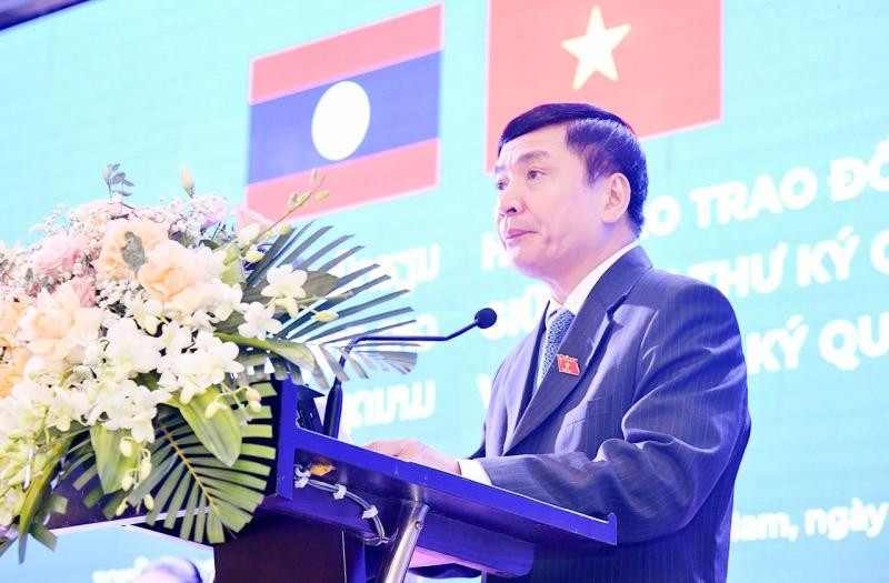 Tổng Thư ký Quốc hội, Chủ nhiệm Văn phòng Quốc hội Bùi Văn Cường phát biểu tại hội thảo. Tổng Thư ký Quốc hội, Chủ nhiệm Văn phòng Quốc hội Bùi Văn Cường phát biểu tại hội thảo.