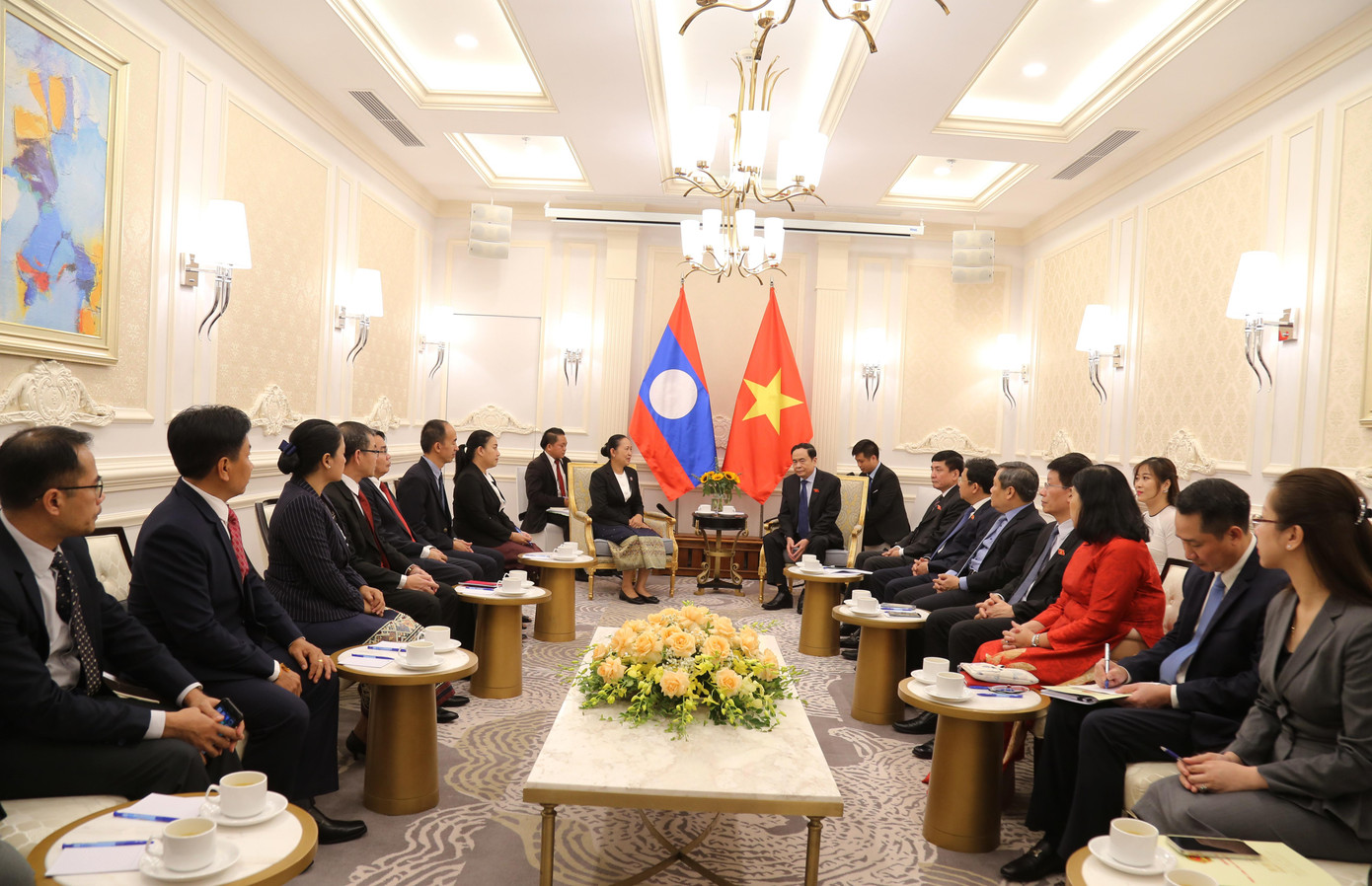 Ủy viên Bộ Chính trị, Phó Chủ tịch Thường trực Quốc hội Trần Thanh Mẫn tiếp xã giao Tổng Thư ký Quốc hội CHDCND Lào Pingkham Lasasimma cùng đoàn công tác Lào Ủy viên Bộ Chính trị, Phó Chủ tịch Thường trực Quốc hội Trần Thanh Mẫn tiếp xã giao Tổng Thư ký Quốc hội CHDCND Lào Pingkham Lasasimma cùng đoàn công tác Lào