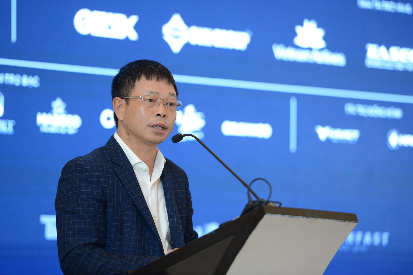 Ông Phùng Công Sưởng - Phó Tổng Biên tập báo Tiền Phong – Phó BTC thường trực giải, phát biểu tại buổi họp báo.