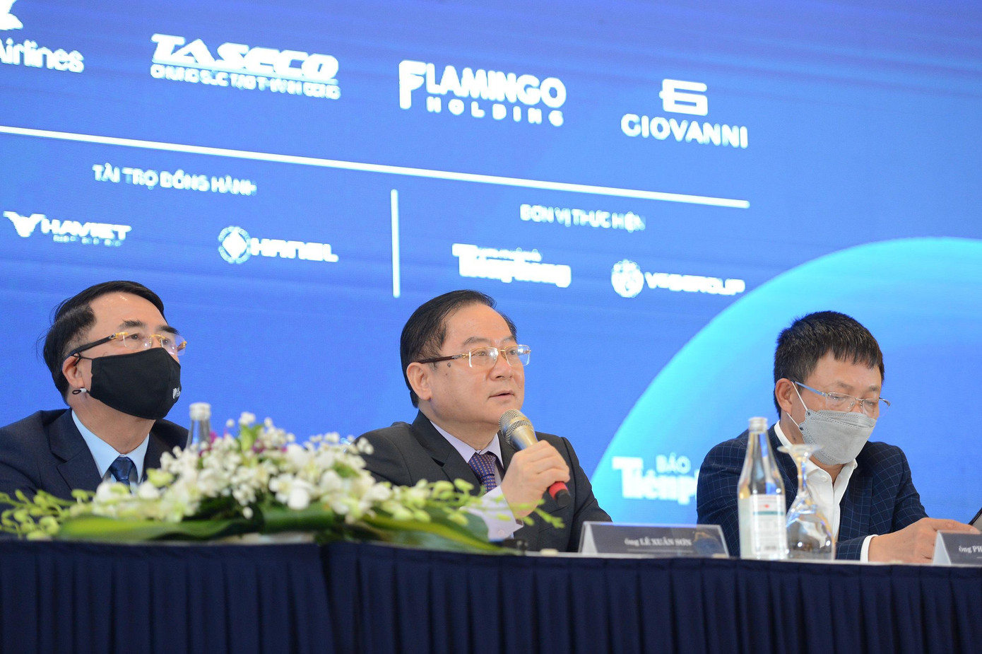 Ông Lê Xuân Sơn, Tổng Biên tập báo Tiền Phong, Trưởng ban Tổ chức giải trả lời các câu hỏi của phóng viên.