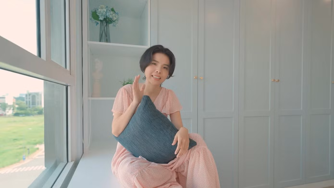 Vũ Cát Tường mặc váy lần cuối trong vlog tuyên bố mình đồng tính