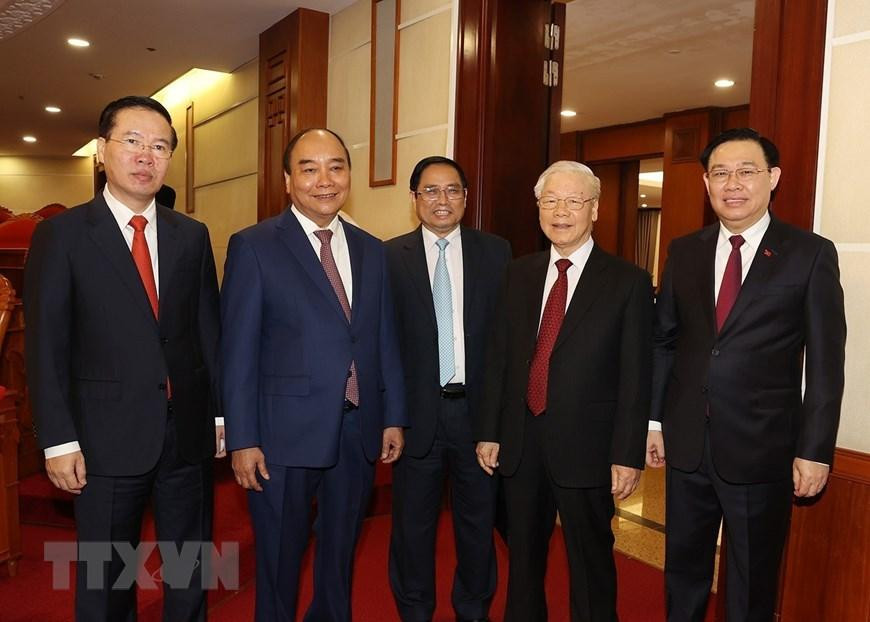 Tổng Bí thư Nguyễn Phú Trọng, Thường trực Ban Bí thư Võ Văn Thưởng, Chủ tịch nước Nguyễn Xuân Phúc, Thủ tướng Phạm Minh Chính và Chủ tịch Quốc hội Vương Đình Huệ dự Hội nghị. (Ảnh: Trí Dũng/TTXVN) Tổng Bí thư Nguyễn Phú Trọng, Thường trực Ban Bí thư Võ Văn Thưởng, Chủ tịch nước Nguyễn Xuân Phúc, Thủ tướng Phạm Minh Chính và Chủ tịch Quốc hội Vương Đình Huệ dự Hội nghị. (Ảnh: Trí Dũng/TTXVN)