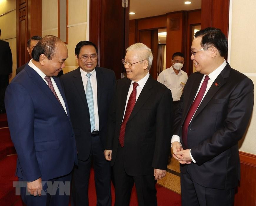 Tổng Bí thư Nguyễn Phú Trọng, Chủ tịch nước Nguyễn Xuân Phúc, Thủ tướng Phạm Minh Chính và Chủ tịch Quốc hội Vương Đình Huệ dự Hội nghị. (Ảnh: Trí Dũng/TTXVN) Tổng Bí thư Nguyễn Phú Trọng, Chủ tịch nước Nguyễn Xuân Phúc, Thủ tướng Phạm Minh Chính và Chủ tịch Quốc hội Vương Đình Huệ dự Hội nghị. (Ảnh: Trí Dũng/TTXVN)