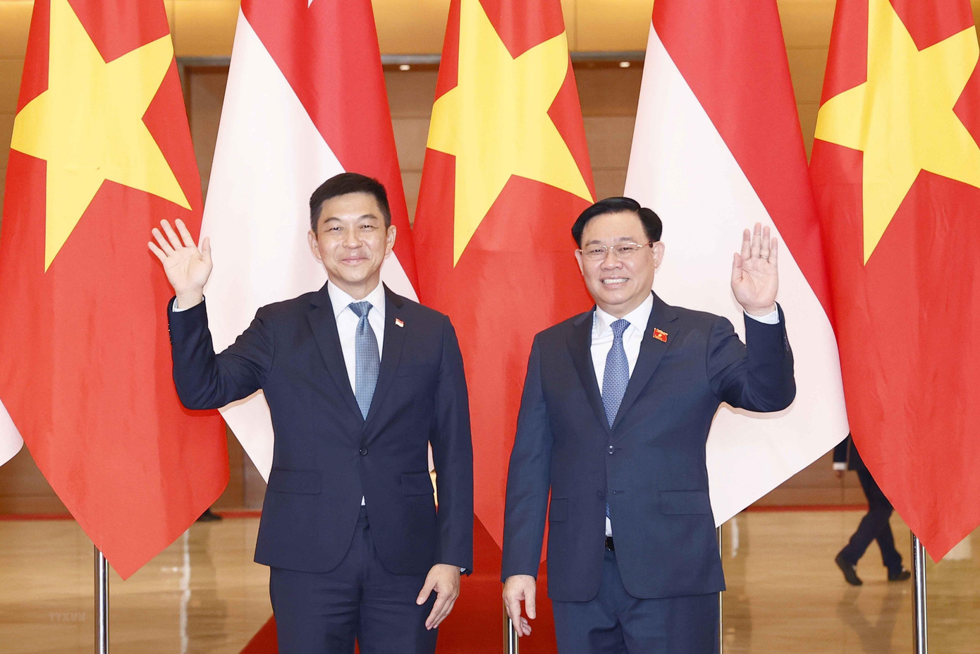 Chủ tịch Quốc hội Vương Đình Huệ và Chủ tịch Quốc hội Cộng hòa Singapore Tan Chuan-Jin. (Ảnh: Doãn Tấn/TTXVN) Chủ tịch Quốc hội Vương Đình Huệ và Chủ tịch Quốc hội Cộng hòa Singapore Tan Chuan-Jin. (Ảnh: Doãn Tấn/TTXVN)