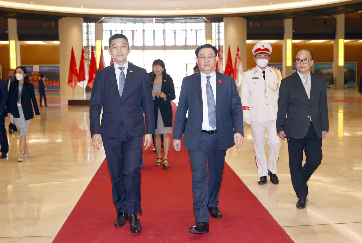 Chủ tịch Quốc hội Vương Đình Huệ và Chủ tịch Quốc hội Cộng hòa Singapore Tan Chuan-Jin trước giờ hội đàm. (Ảnh: Doãn Tấn/TTXVN) Chủ tịch Quốc hội Vương Đình Huệ và Chủ tịch Quốc hội Cộng hòa Singapore Tan Chuan-Jin trước giờ hội đàm. (Ảnh: Doãn Tấn/TTXVN)