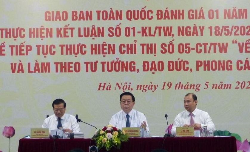 Trưởng Ban Tuyên giáo T.Ư Nguyễn Trọng Nghĩa chủ trì Hội nghị.