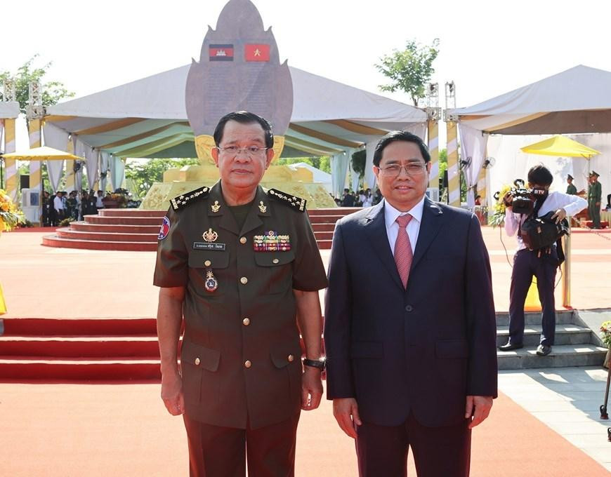 Thủ tướng Phạm Minh Chính và Thủ tướng Campuchia Samdech Techo Hun Sen chụp ảnh chung. (Ảnh: Dương Giang/TTXVN) Thủ tướng Phạm Minh Chính và Thủ tướng Campuchia Samdech Techo Hun Sen chụp ảnh chung. (Ảnh: Dương Giang/TTXVN)