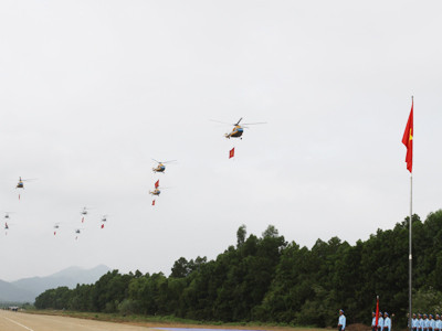 Đội hình vừa cất cánh