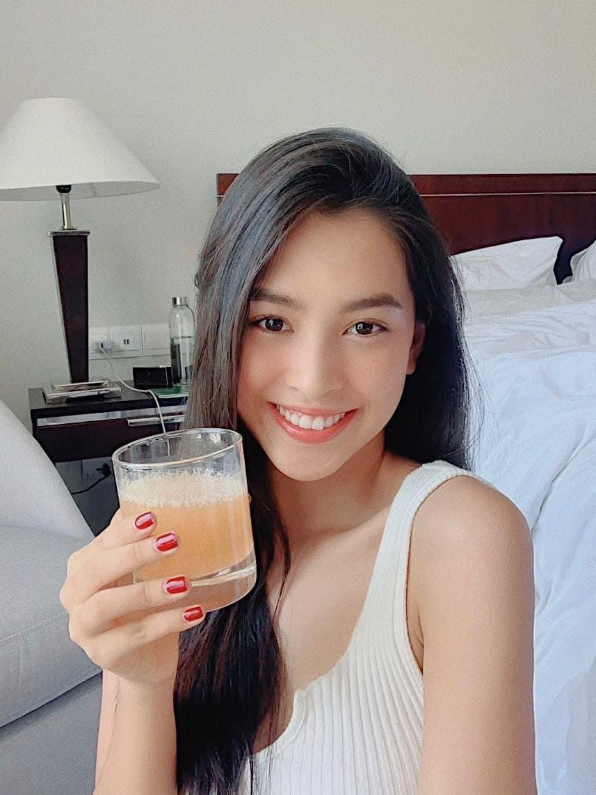 Trước khi đăng quang, trang cá nhân của Hoa hậu Trần Tiểu Vy cũng tràn ngập những hình ảnh mặt mộc.