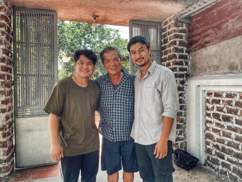 Từ trái qua: diễn viên Đức Anh, NSND Quốc Trị, diễn viên Duy Hưng.