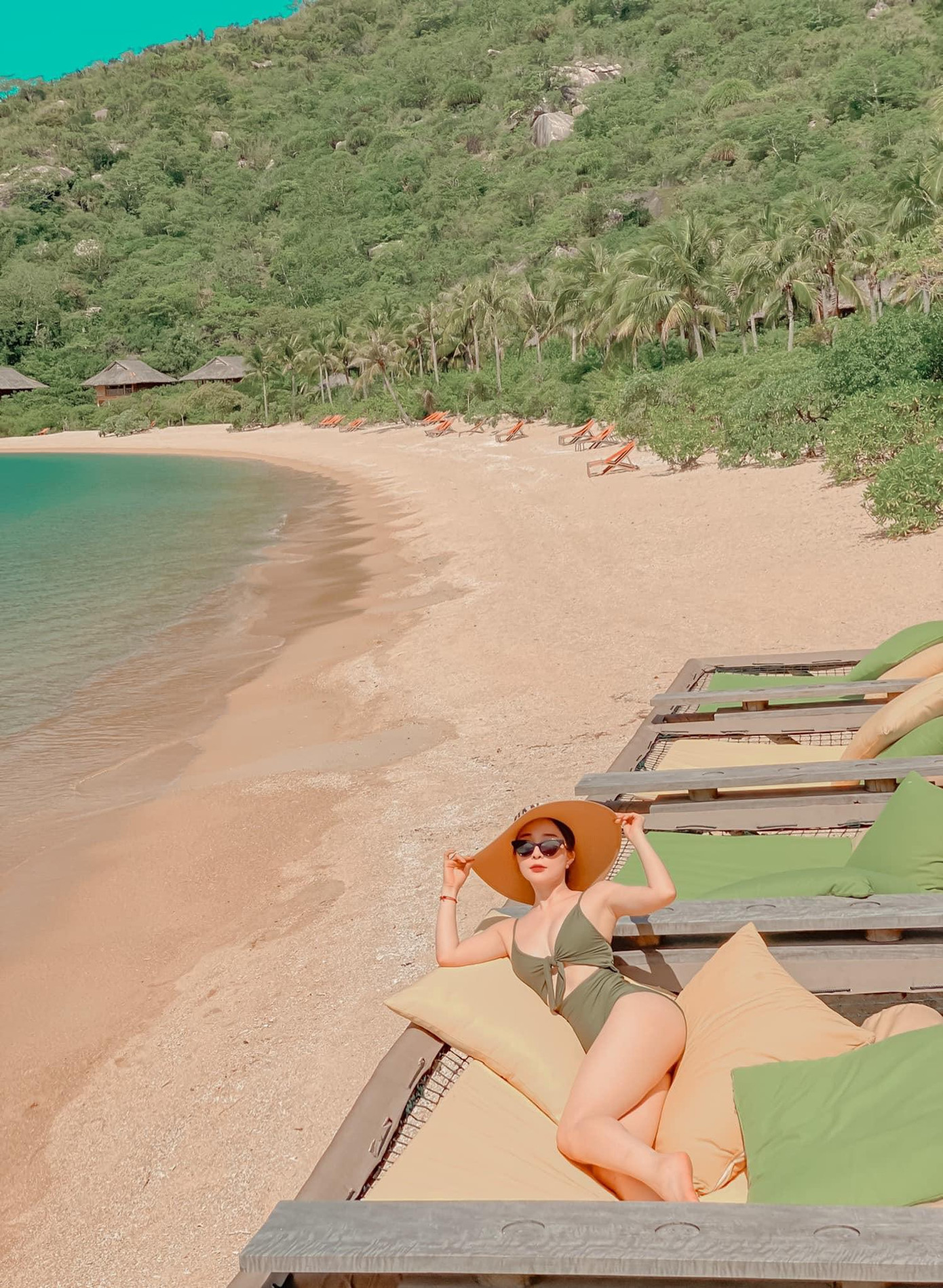 Quỳnh Nga sinh năm 1988, được nhiều người biết đến từ vai “cá sấu chúa” trong phim “Lập trình trái tim”. Ngoài là một diễn viên, Quỳnh Nga còn đa tài với khả năng ca hát, vũ đạo.