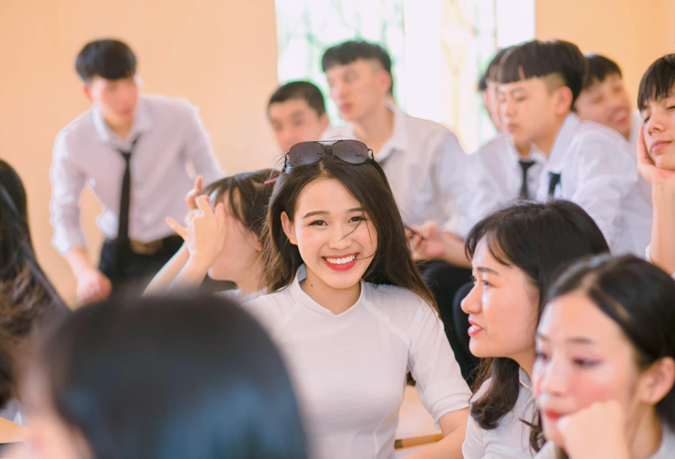 Hoa hậu Đỗ Thị Hà thi đỗ đại học với số điểm khá ấn tượng là 32,17 điểm (tổng điểm Toán, Văn và nhân đôi Tiếng Anh). Trong đó, môn Toán cô đạt gần 9 điểm. Hoa hậu Đỗ Thị Hà thi đỗ đại học với số điểm khá ấn tượng là 32,17 điểm (tổng điểm Toán, Văn và nhân đôi Tiếng Anh). Trong đó, môn Toán cô đạt gần 9 điểm.