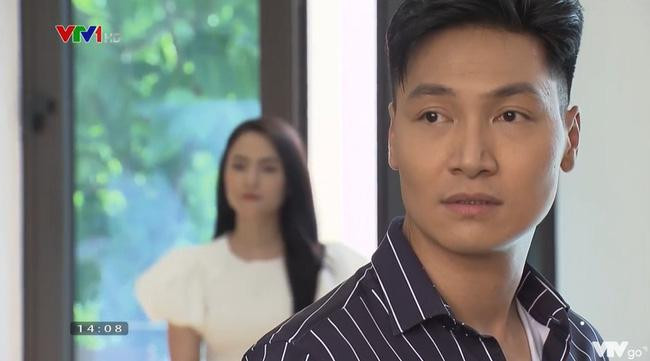 Long xuất hiện bên người phụ nữ khác.