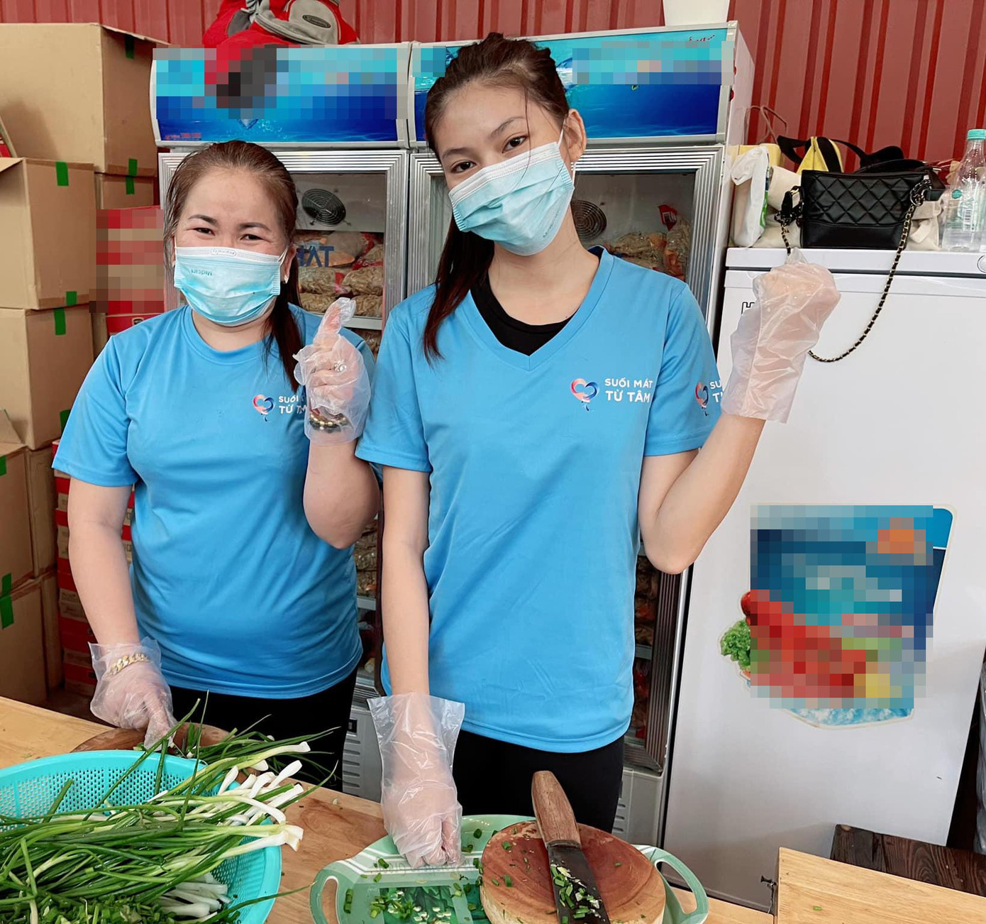 Chính vì vậy, cô nàng tích cực tham gia các hoạt động thiện nguyện và hoạt động chống dịch.