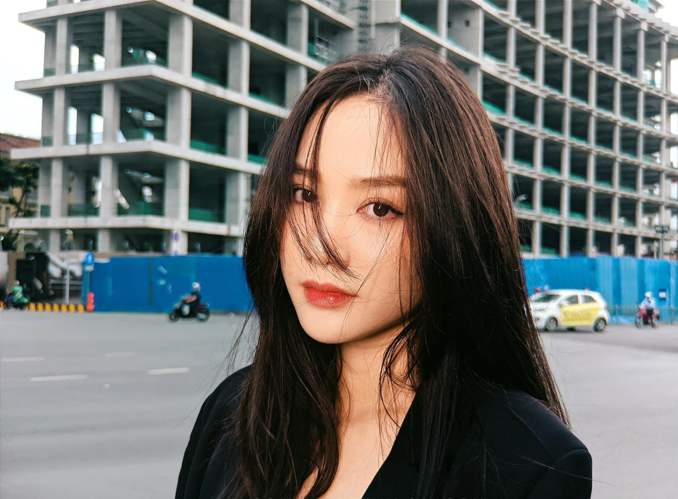 Tuyết Nguyễn cho biết, từ khi Tp.HCM phát hiện ca nhiễm COVID-19, cô hạn chế ra ngoài và hầu như chỉ ở nhà. Tuyết Nguyễn cho biết, từ khi Tp.HCM phát hiện ca nhiễm COVID-19, cô hạn chế ra ngoài và hầu như chỉ ở nhà.