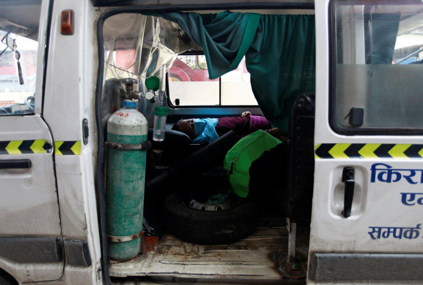 Nepal ngày 9/5 ghi nhận 8.777 ca mắc COVID-19 mới, nâng tổng số ca bệnh ở nước này lên sát mốc 400.000 ca. Thêm 88 ca tử vong được ghi nhận, nâng tổng số ca tử vong ở Nepal lên 3.720 người.