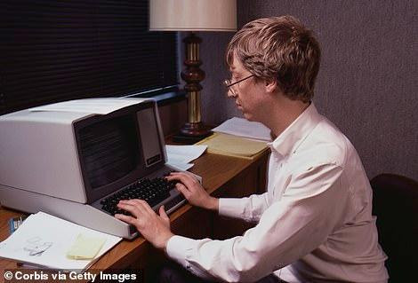 Bill Gates suy nghĩ rất kĩ trước khi quyết định kết hôn với đồng nghiệp Melinda French. Ảnh: Getty, Facebook