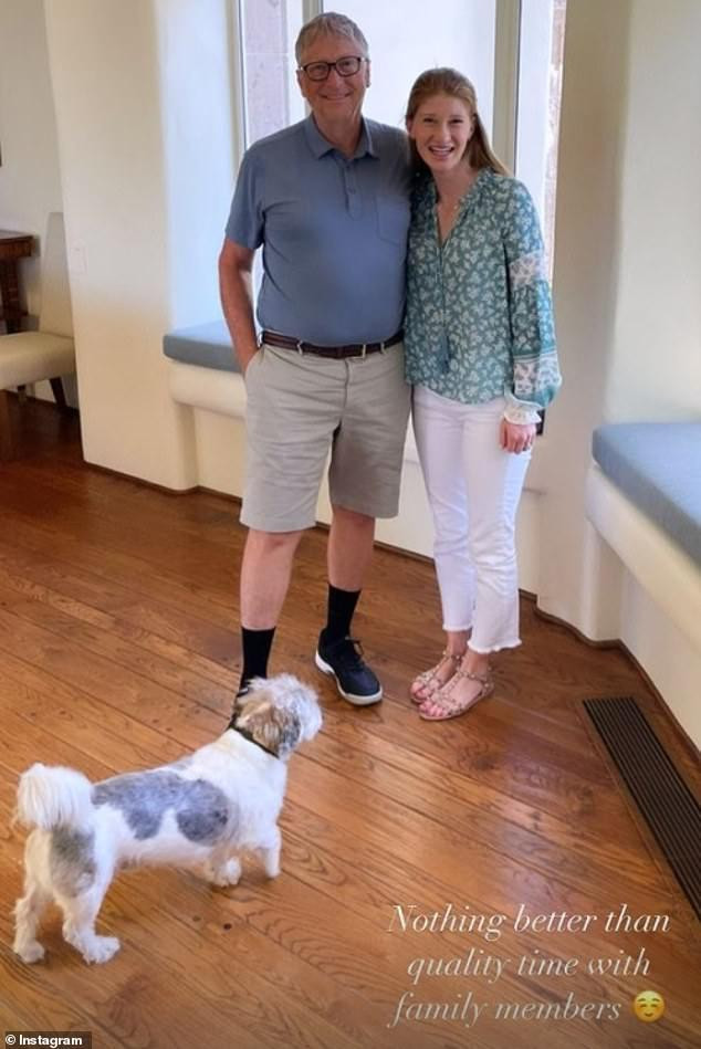 Hình ảnh mới nhất của Jennifer Gates và cha. Ảnh: Instagram