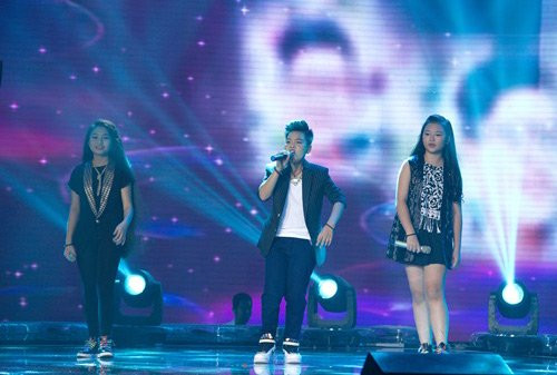 cạu bé nghèo the voice kids gay sóc khi giả gái hinh anh 12