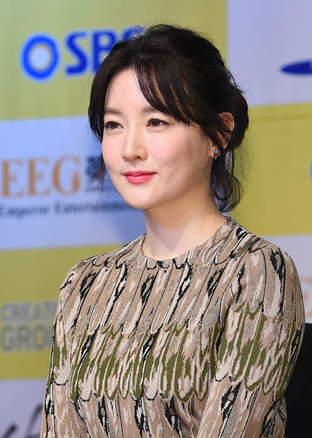 Vẻ đẹp tinh khôi cuốn hút của ‘nàng Dae Jang Geum’ ảnh 14