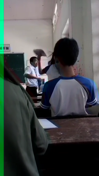 Thầy giáo và nữ sinh đánh nhau trong lớp học đều rất ăn năn ảnh 1