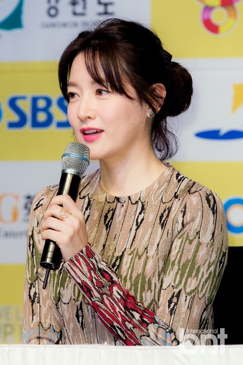 Vẻ đẹp tinh khôi cuốn hút của ‘nàng Dae Jang Geum’ ảnh 15