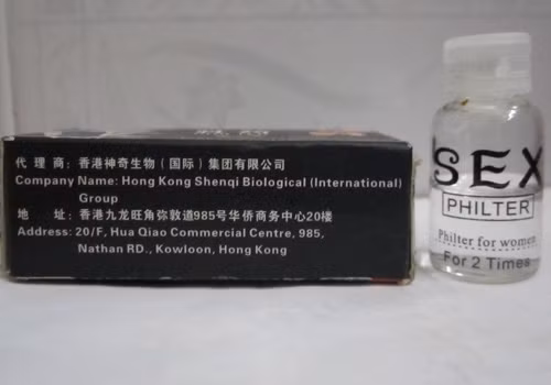 Mặt trước của hộp thuốc kích dục có hình một cô gái 