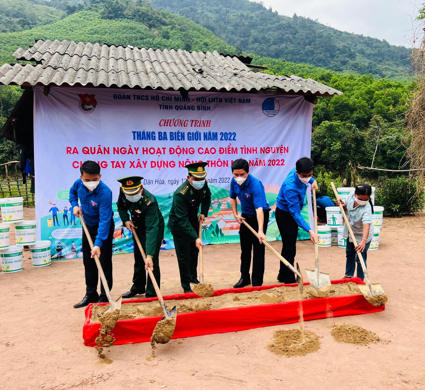 Khởi công công trình nhà nhân ái cho hộ dân nghèo ở bản K'Ai xã Dân Hóa (Minh Hóa - Quảng Bình) Khởi công công trình nhà nhân ái cho hộ dân nghèo ở bản K'Ai xã Dân Hóa (Minh Hóa - Quảng Bình)
