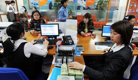 Lãi suất tăng: Sốt ruột dòng tiền nóng cuối năm ảnh 1