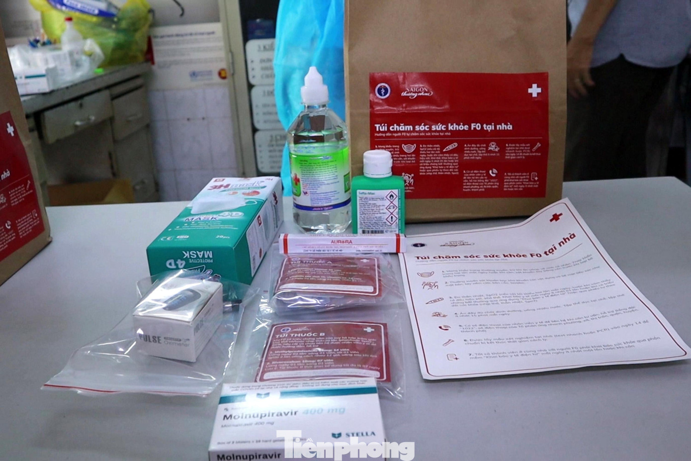 Đây là những túi thuốc điều trị F0 đầu tiên do Sở Y tế TPHCM cấp về quận 11 nhằm hỗ trợ F0 tự theo dõi, điều trị tại nhà.
