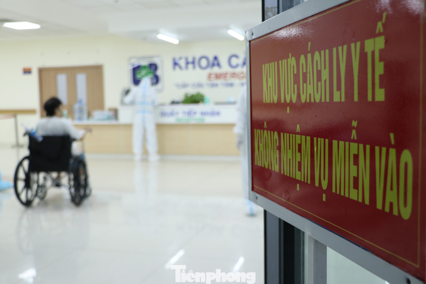 Các bệnh nhân khi đến khoa đều được khám sàng lọc, kiểm tra sinh hiệu để phân loại trước khi nhập viện.